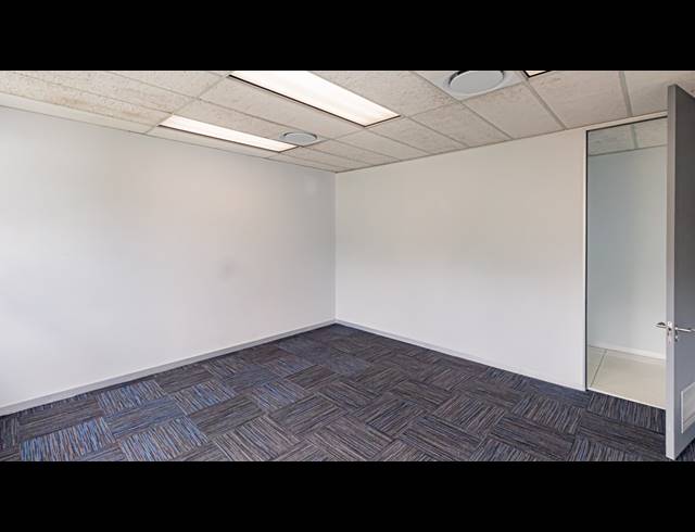 240M² OFFICE TO LET IN DUNKELD WEST